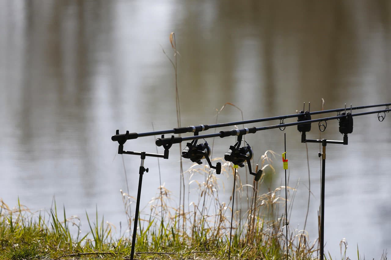 🎣 Подставка под удочку для рыбалки: Невидимые Герои Вашей Рыбалки (…или Почему Одни Ловят «Руками», а Другие — Отдыхают в Гамаке!)